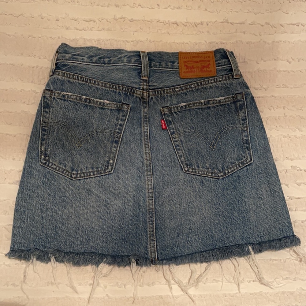 Levi’s jean skirt - Picture 3 of 3